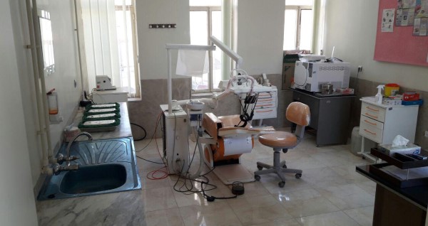 1دستگاه یونیت دندانپزشکی شهرستان شاهین شهر و میمه