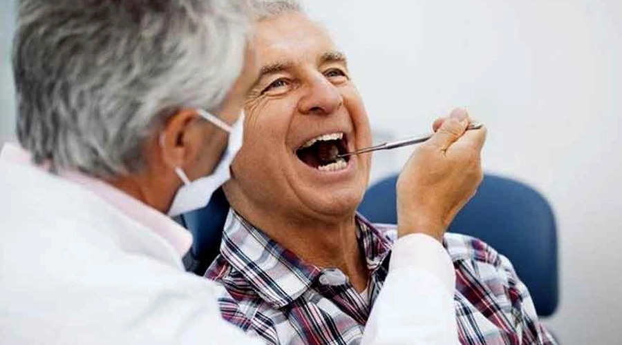 بهداشت دهان و دندان در دوره سالمندی