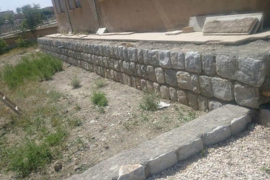 محوطه سازی خانه بهداشت روستای حسن رباط